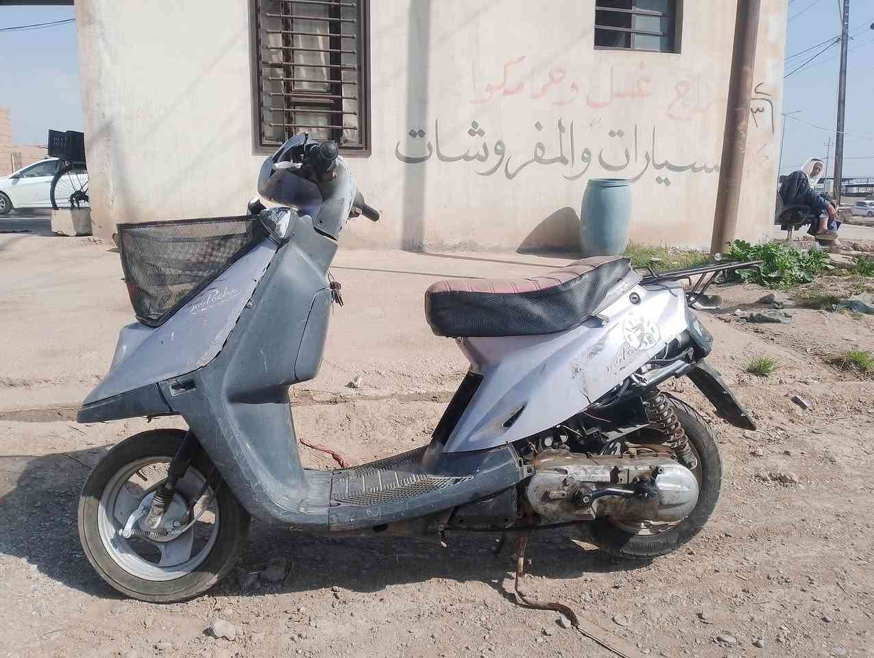 السلام عليكم.
موطور ذبانه نكره هندر.. 
محرك جديد تايرات نضاف. شاصي ما مكسور 
السعر 100 الف 
***********
