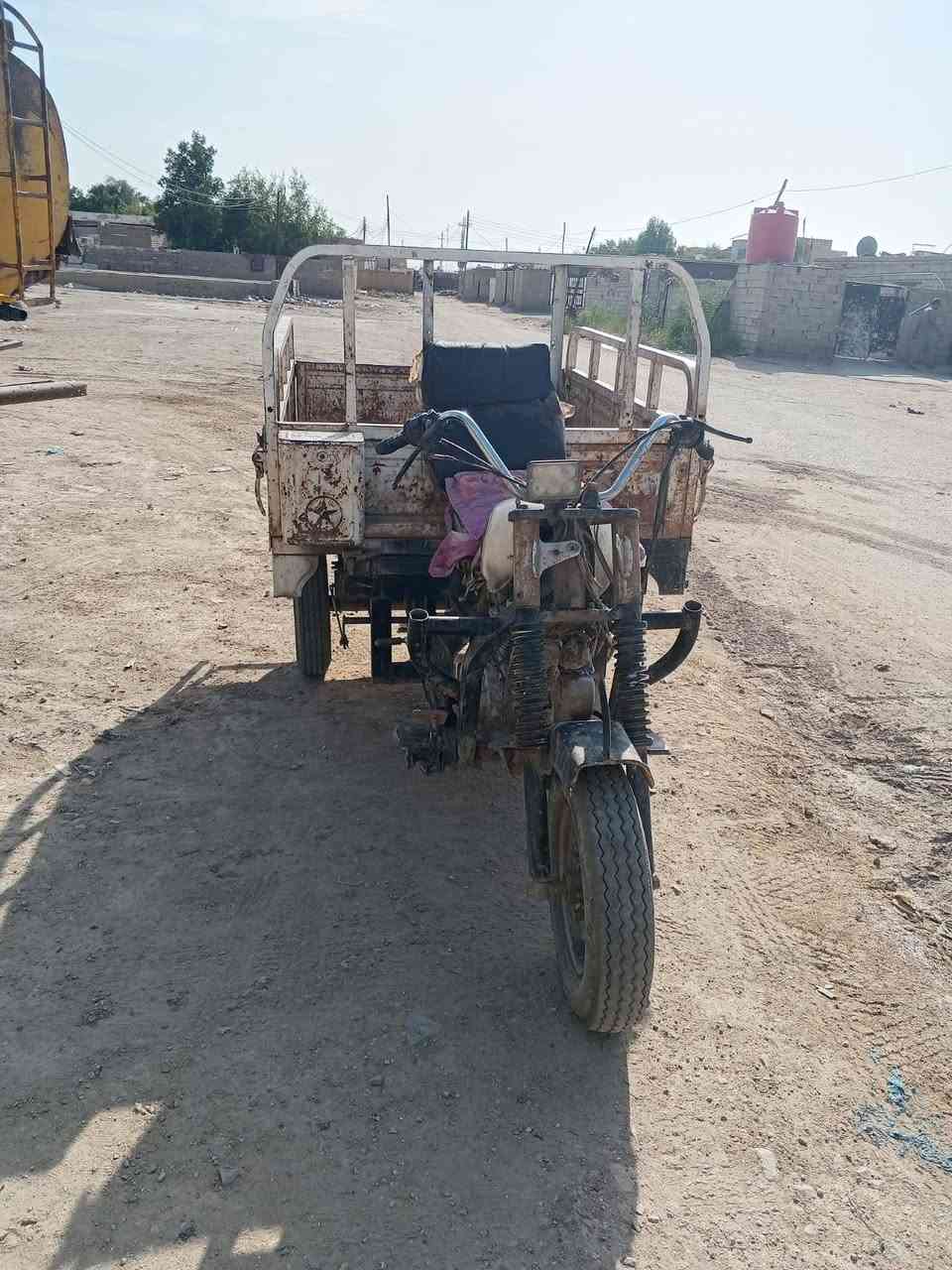 سلام عليكم ستوته للبيع موديل ١٧ أوراق. شاصي واكسن وتواير وبدي نضيف بس المحرك كايم فقط تمشي ما بيه شي. السعر ٩٠٠وبيه مجال قليل المكان ناصريه ملاحظة الستوته مكفوله بس المحرك كايم وشراي يتصل على رقم الهاتف ***********
