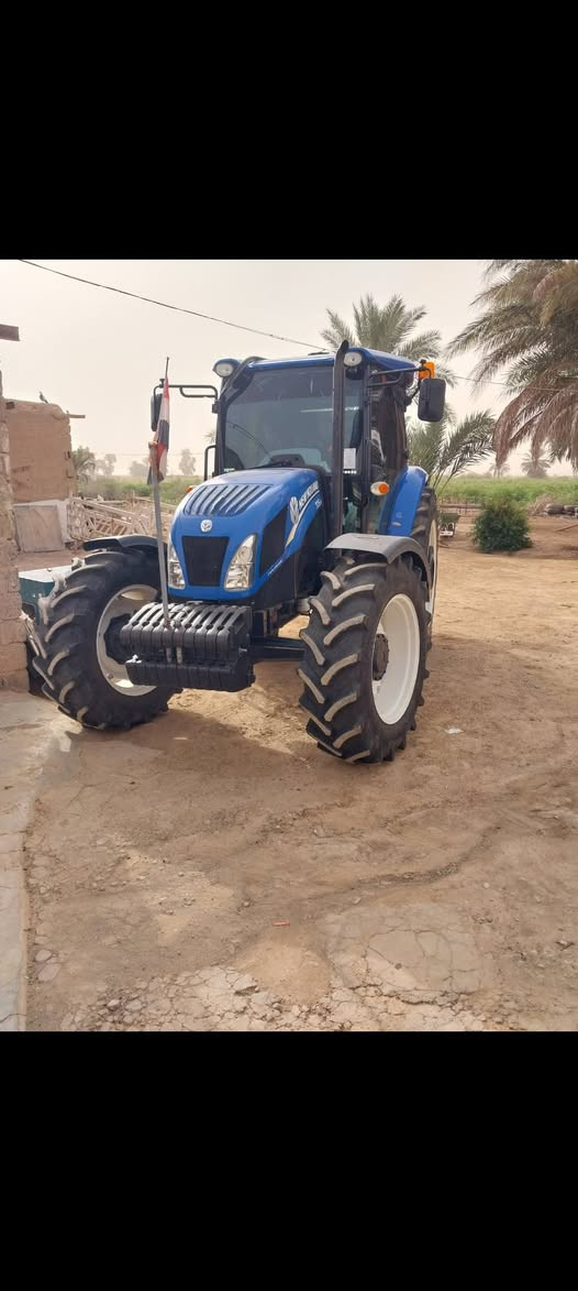 نيوهولند للبيع موديل ٢٠٢٠وظع شركه حجم١١٠ دبل كشن تاروسه هواء فول عادي تدفئه تبريد ثلج للاتصال ***********

