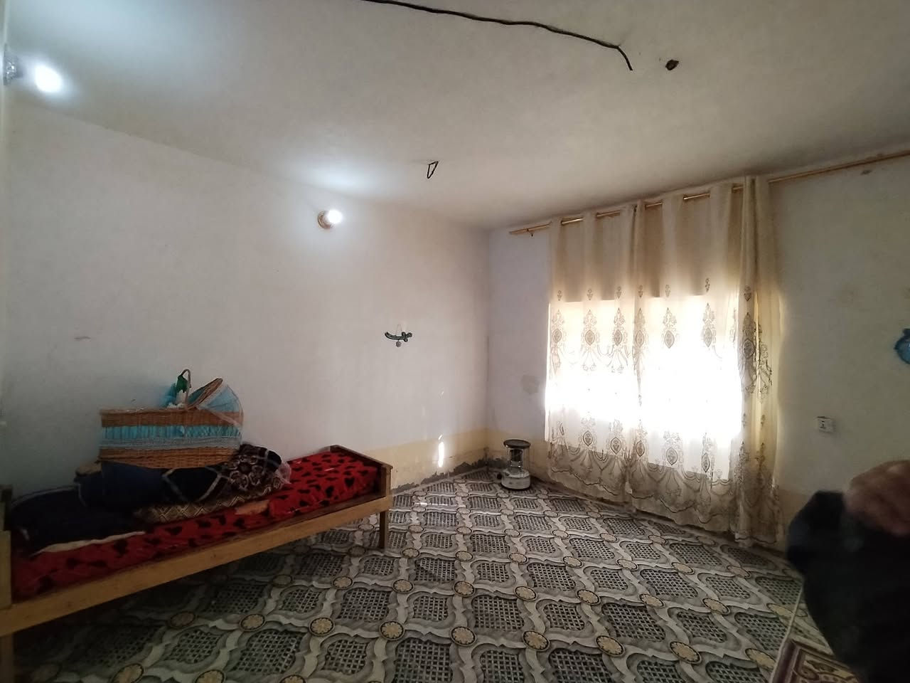 السلام عليكم بيت للبيع ركن شارع العريض حي رشيد مساحه ٢٥٠ متر موقع مميز بناء حديث سعر مناسب الشراي يتصل سعره ٥٥ بي مجال بسيط اللاستفسار اتصال *********** مراجعه مكتب النوارس
