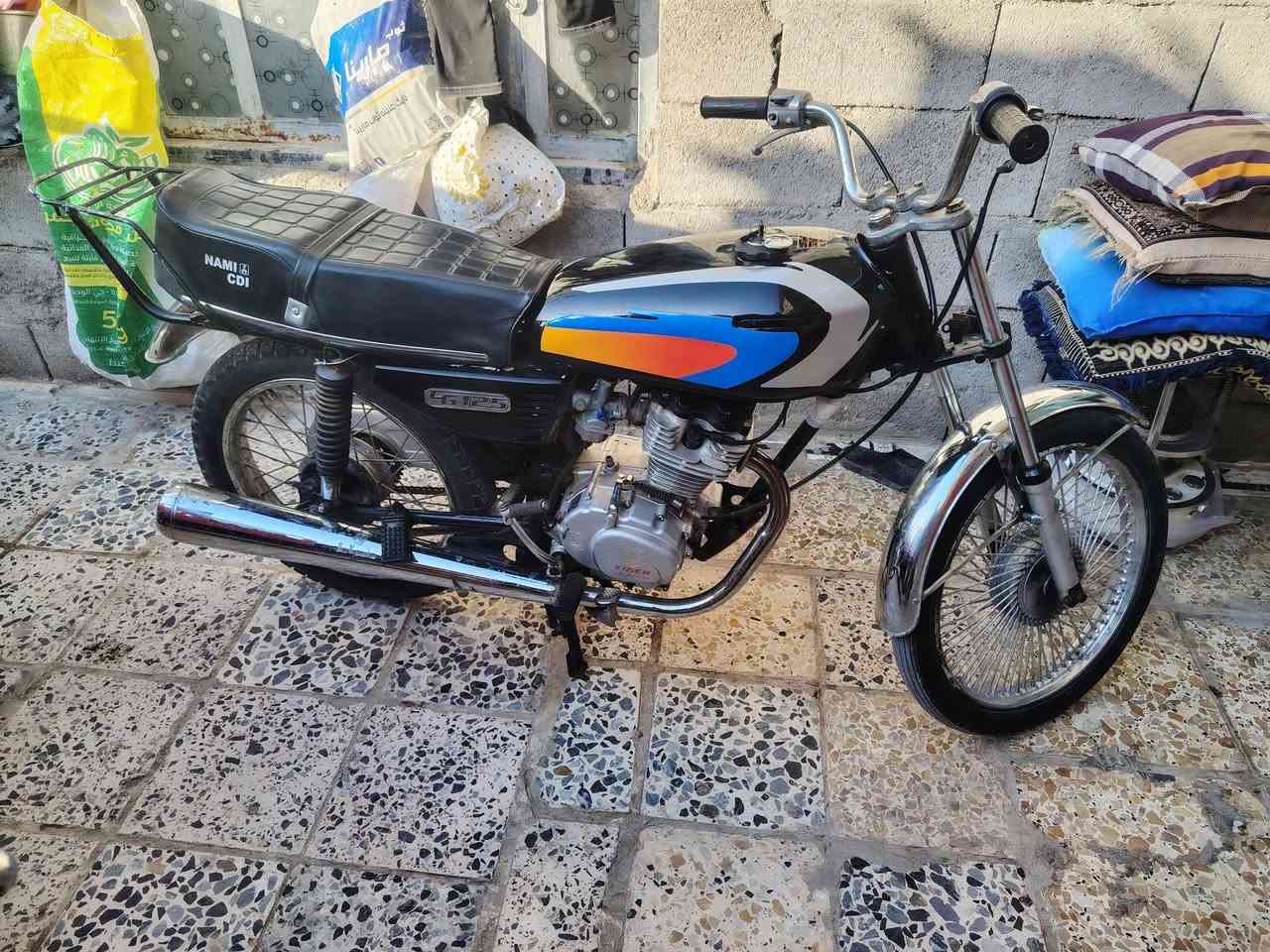 سلام عليكم دراجه لبيع دراجه مرتبه لبيع المكان ميسان السعر خاص ***********
