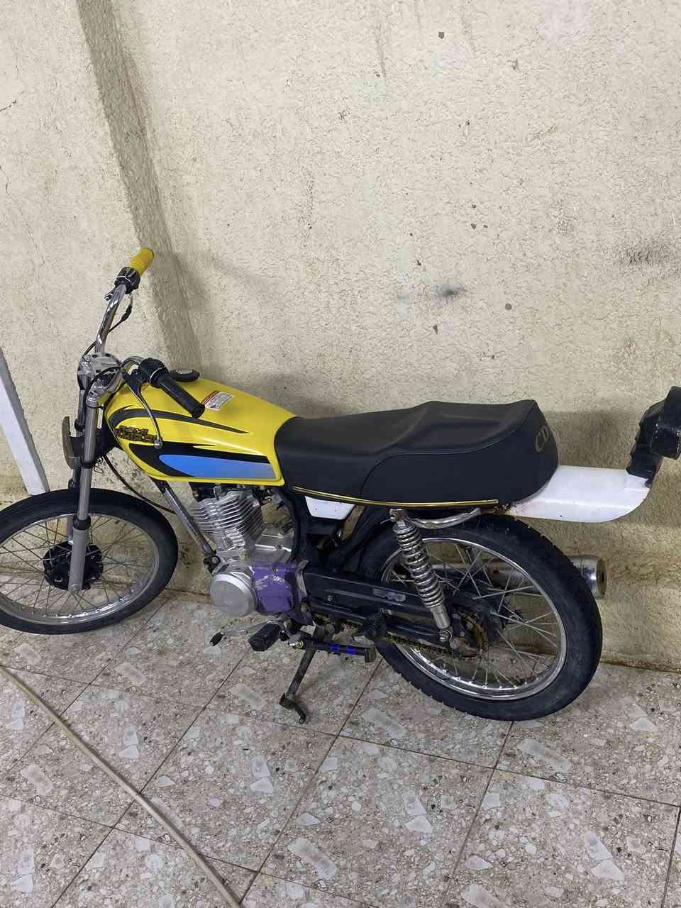 السلام عليكم دراجه سيجي نامه للبيع او مراوس ب نامه حسب القناعه الدراجه تعمير ٢٥ شاصي ١٥ أوراق سكنر الرقم *********** مكانه حله
