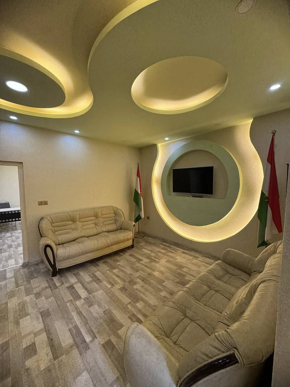 🔹شركة  #ViewVilla  للعقارات 
🔸سند طابو يتسجل بإسم اي عراقي
💲السعر 14 شدة 

☣️لدينا عروض تناسبك انظموا معنا على التلگرام 👇
https://t.me/viewvilla70

▪️منزل تجاري ع شارع سايدين رئيسي
📍أربيل_ المهندسين_ مقابل فلوريا ستي 
➖مساحة 160 متر طابقين
➖يتكون من 4 غرف نوم - إستقبال- مطبخ-مطبخ عمل-مخزن-صحيات لكل طابق 

للتواصل 📞
***********
***********
