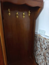 اخشاب • ميز تواليت • سرير نفرين