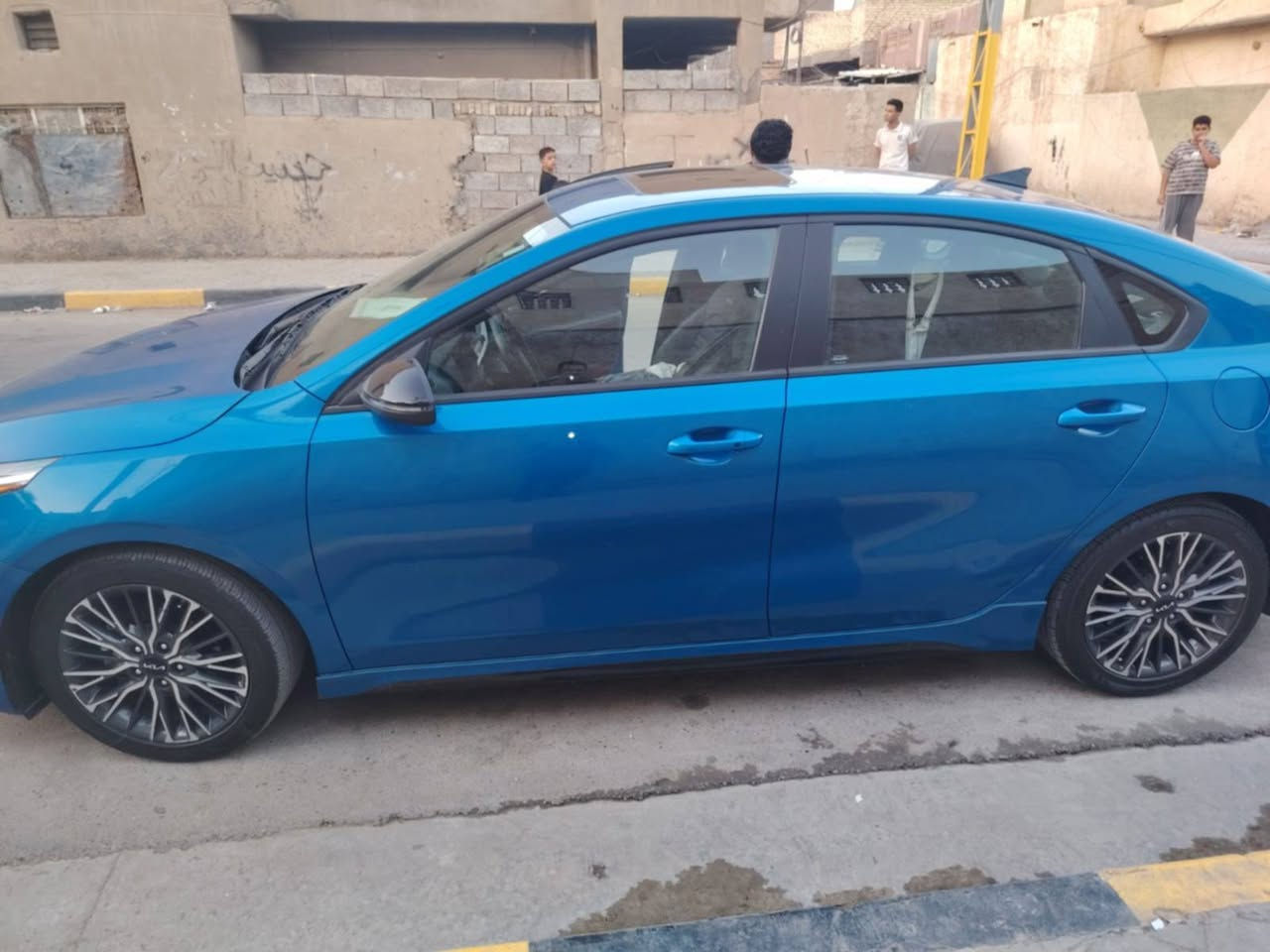 .السلام عليكم
فورتي موديل 24
سياره محرك 2000
دوش
صور الحادث موجود بل منشور 
كير محرك تبريد مكينه كفاله عامه بلادي 
رقم بغداد تحويل ثاني يوم 
العنوان بغداد حي النصر نتصل تدلل على رقم مكلف بل نشر تدلل 
***********
