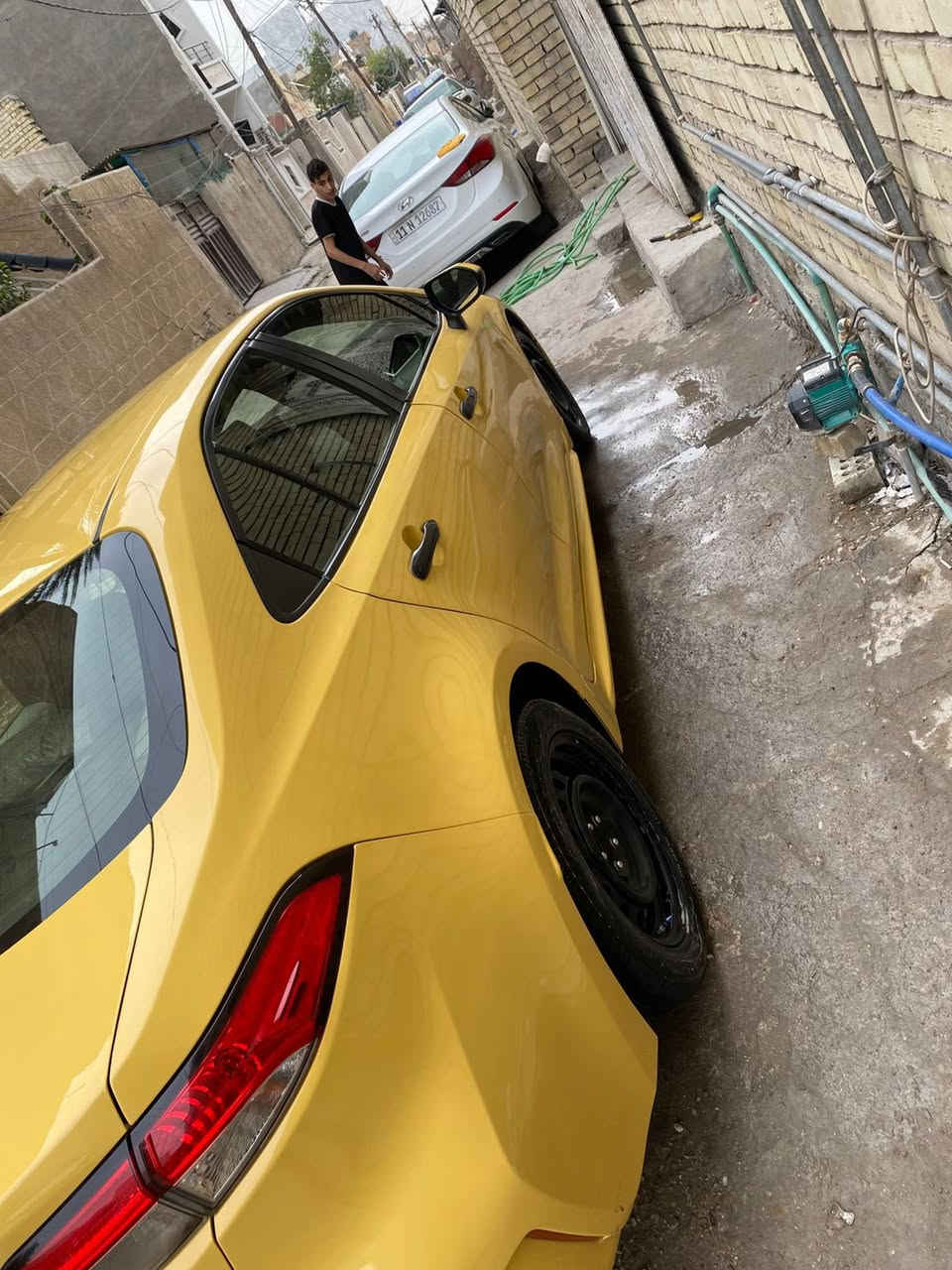 السلام عليكم كورله موديل 2020 وارد امريكي سياره اصل لون اسود دخلت من امريكا فقط دعاميه نضربت بل عراق باب الخلفي عكس سائق تبدل اصلي نفس لون والامامي شوي معجون وايرباك برده فقط طاك وراجع سستم باقي كفاله  سياره مال جناي تخبل نضيفه من كلشي تشغل وتطلع الاستفسار خاص  او الاتصال رقم مكانها بغداد اليرموك سعر 150  وبيها مجال  ***********
