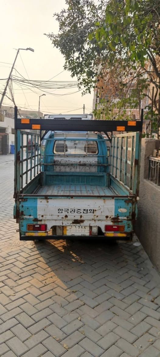 السلام عليكم دايو كوري مو صيني رقم بغداد تحويل مباشر. محرك بانزين ثلاثه سلندر  أقتصادي جدا ومجفت جديد گير خمس نمر  تخم تاير جديد وصدر جديد وباتري جديد وسعر مناسب 27 ورقه وبيه مجال بسيط للاستفسار *********** عنوان بغداد
