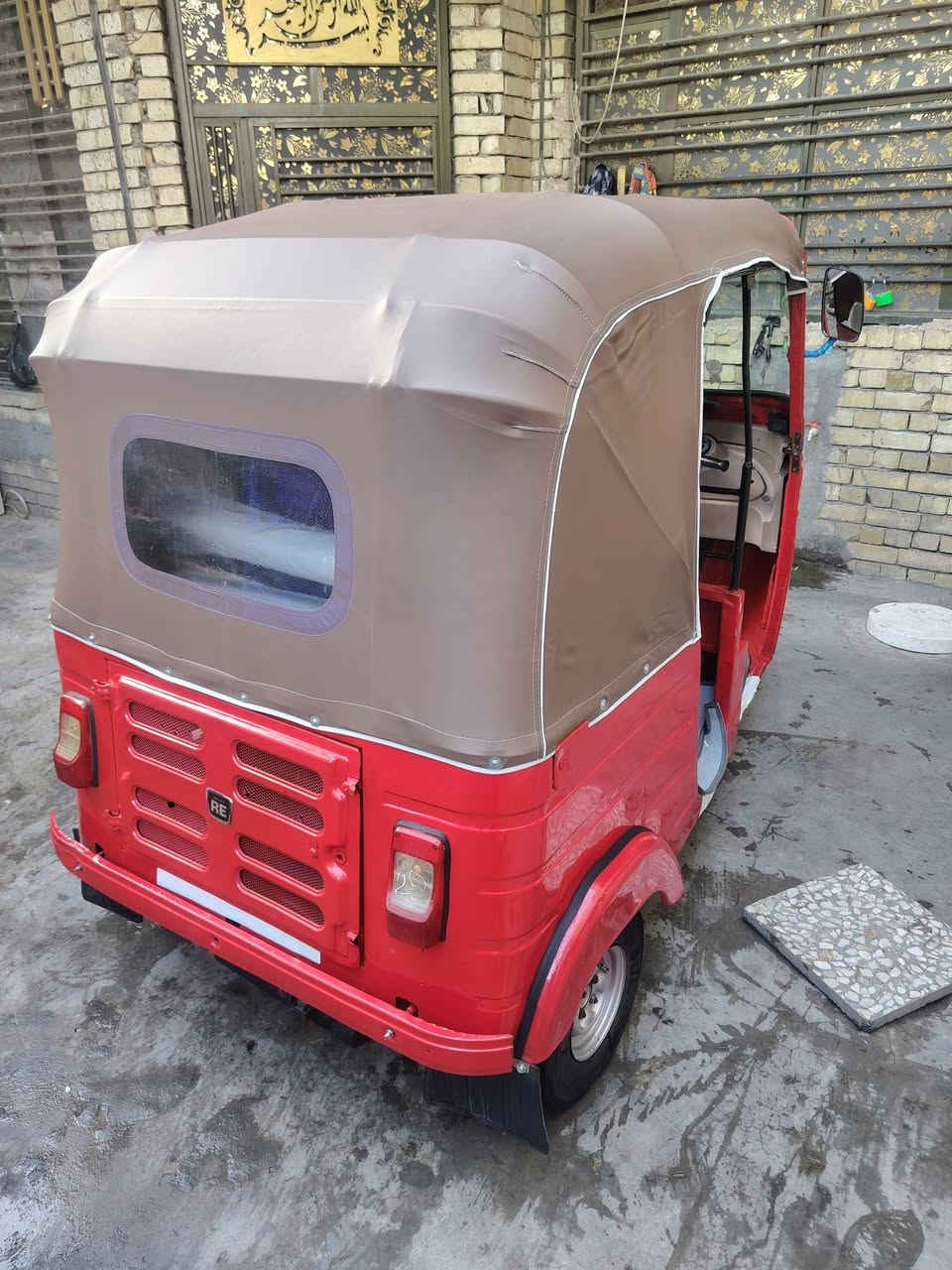 سلام عليكم للبيع 18رقم وسنويه واسط تحول وين ميعجبك معمره ومصبوغه عام تكتك حلوه تجي وتشوف مكاني بغداد سعرهه 4500 مجال شي بسيط 
***********
