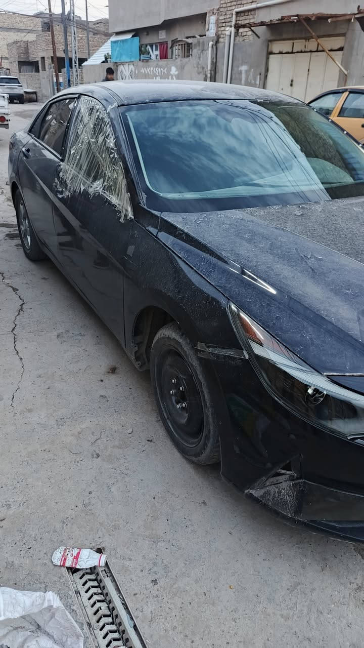 السلام عليكم الانتره 2023 حادثها صفحت السايق بنيد وجاملخ وباب وبيها ضربه بلشاصي وبيها نقوصات مثل ماموضح بلفيديو سعرها 90وبيها مجال للاستفسار ***********
