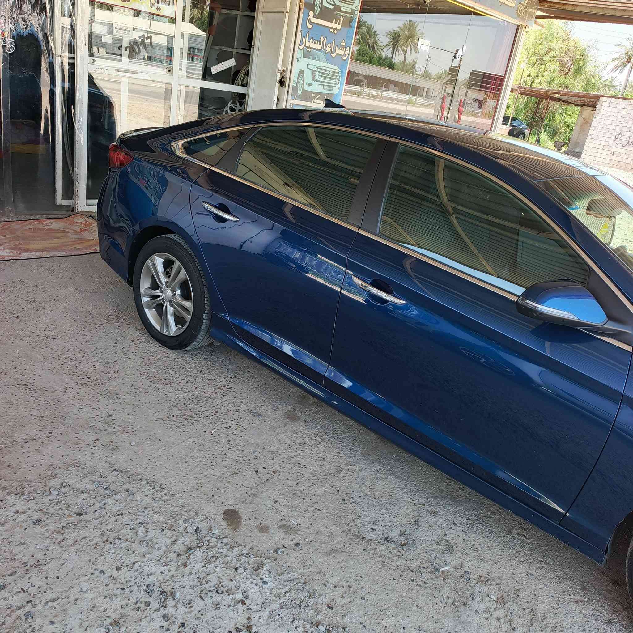 السلام عليكم.
سوناتا موديل 19 محرك 2400 GDI رقم بغداد.بسمي سنويه جديده هزه جديده حادثه خشم البنيد فقط بدون تبديل سياره كله اليبل واحد بيعك قطعه وحده صبغ الباقي كفاله. سياره ماشيه 67      . مواصفاته. 
بصمه تشغيل بصمه ابواب
تحكم كامل بلمقود 
مانع انزلاق 
مثبت سرعه 
اوامر صوتيه 
كامره خلفية 
كشنات تدفئه 
رادارات جانبيه 
رادار خلفي 
تخم تاير جديد 
تغليف الارضيه بلكامل 
تغليف الكشنات 
ادامه منظومه الاحتراق بلكامل 
وبعد بيه هواي مواصفات. 
مكفوله من اللغد والشواصي والتكم. 
السياره مناقصه برغي بفظل الله. 
تبريده خير من الله. قطعتين 
كهربائيته كله بلادي. 
مكان سياره بابل الحمزه الغربي سعر 127 نتصال ع رقم ***********.  ‏‪***********‬‏

