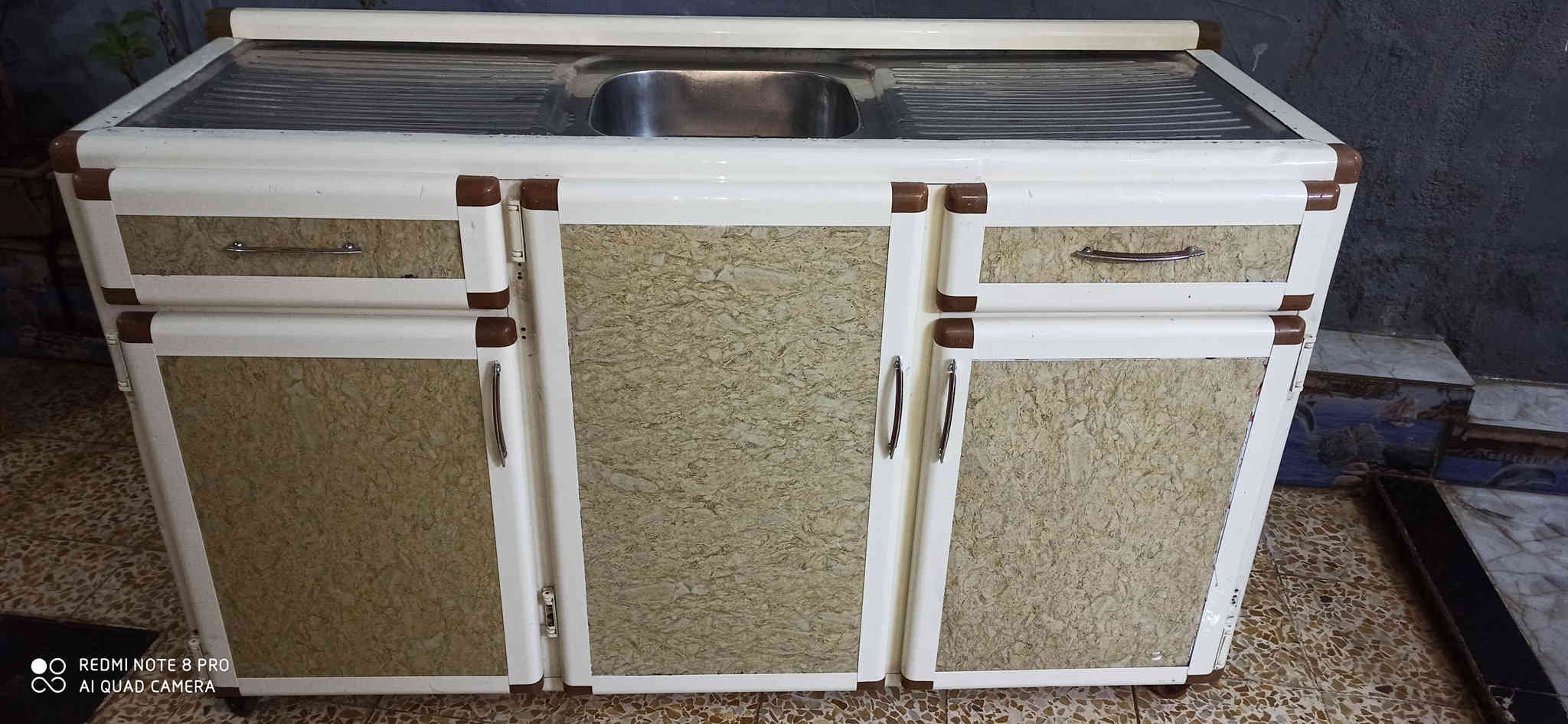 للبيع سنك شغل ثقيل نظافه 90% متر ونص سعر 95 بي مجال مكان موصل الارشديه كورك *********** اسيا ***********
