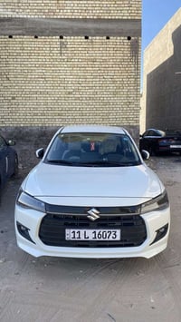 سوزوكي ديزاير 2025 للبيع ماشيه 53000 السياره حره و كلين بدون ضرر بعدها...
