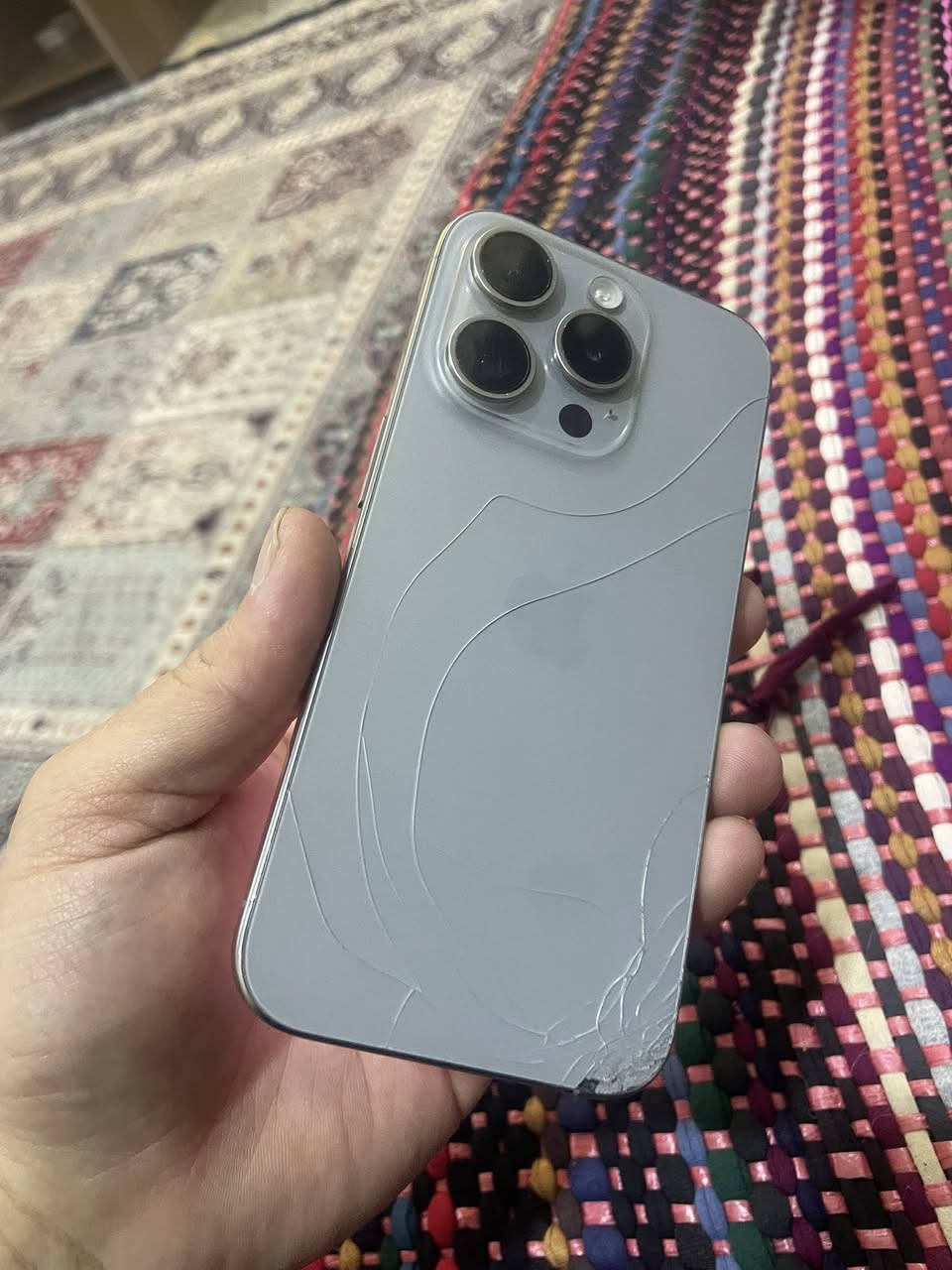 15 برو ذاكره 256 بطاريه 82 وتر بروف ممفتوح شرق اوسط فقط ضهر مفطور هلوضعه ابيعه قفل قفل 
مو 750 ولا 700 قفله 675 قفل 
بغداد الدوره 
***********
