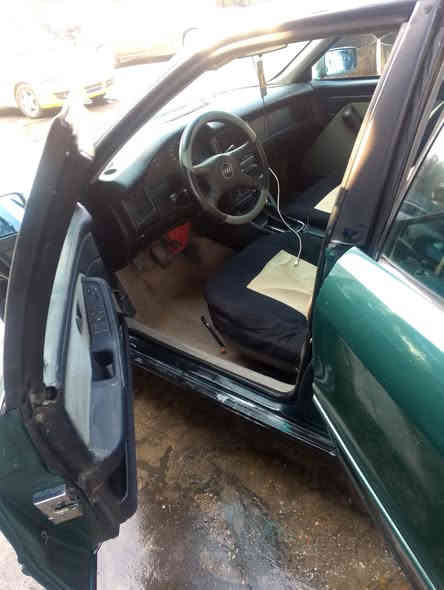 اودي 80 موديل 93 كير عادي محرك 2000 كابريتر انسة الخربطه والصرف مكينة كير صدر كبة تمام سيارة جاهزة تغلةوتطلع نواقص بسيطةمنضومة التبريد مفتوحه بس لفريز جديد والكهربائيات مالته كاملة بس كمبريسر وراديتر انشاللة رقم بغداد اباسمي هزة جديدة وجامه جديدة شغل وطلع رايدها 33 وبيها مجال قليل *********** مكاني بغداد المنصور
