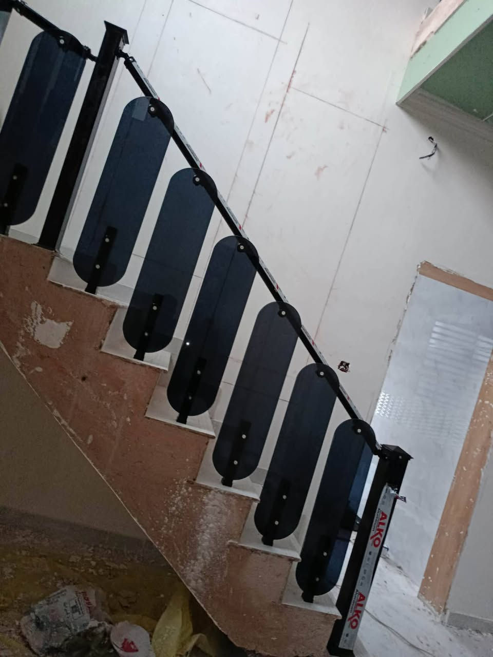 السلام عليكم
عمل كافات المحجرات والتصاميم 
وباسعار مناسبه جدا
للاتصال ***********
واتس اب ***********
