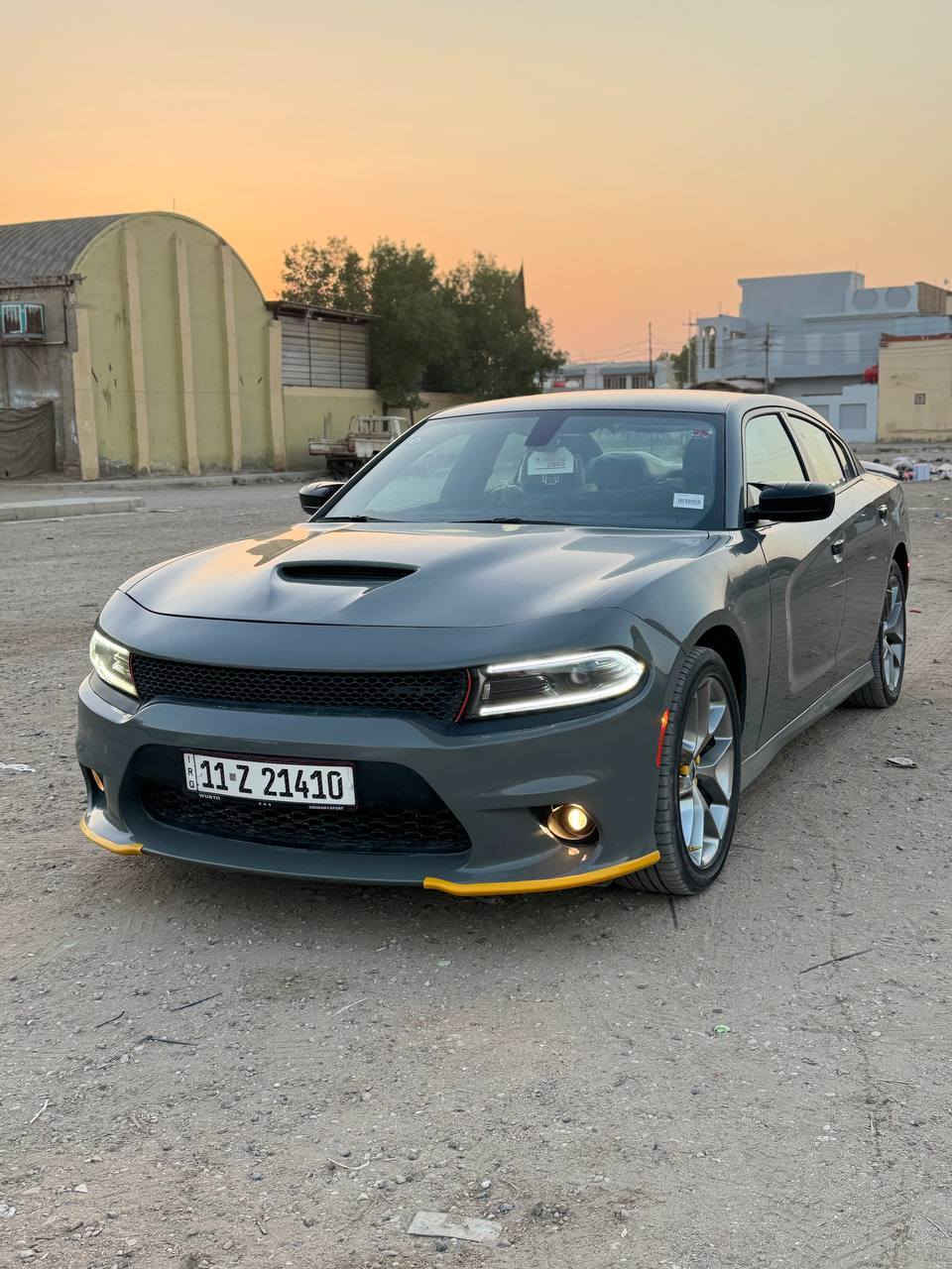 النوع : دوج تشارجر .
الفئة : GT بلاك توب ٢ ويل.
الموديل : 23 اصل.
last call النداء الاخير
اللون : اسمنتي .
سعة المحرك : V6 3600.
المسافة المقطوعة:15 الف .
الرقم: بغداد باسمي
المواصفات :.
بصمه + تشغيل عن بعد نظام سبورت S
super truck نظام
مقاعد مخمل حضن
نظام الصوت  البينا
نظام الخرائط (GPS) .
المصابيح الأمامية LED.
دبل كزوز
مانع انزلاق
شاشة كبيرة
كاميرا دوارة
حساسات
ويل كب ٢٠ بلاك توب
مرآة عاكسة للضوء
مانع انزلاق
ظام كروس تحديد السرعة
فول تحكم استيرن .
الحالة الفنية : السيارة جديدة جدا وبدون أي نقص
كاملة.
الحادث : السيارة وارد كندي حادثة موضح بالصور.
للتوصل *********** بي واتساب
