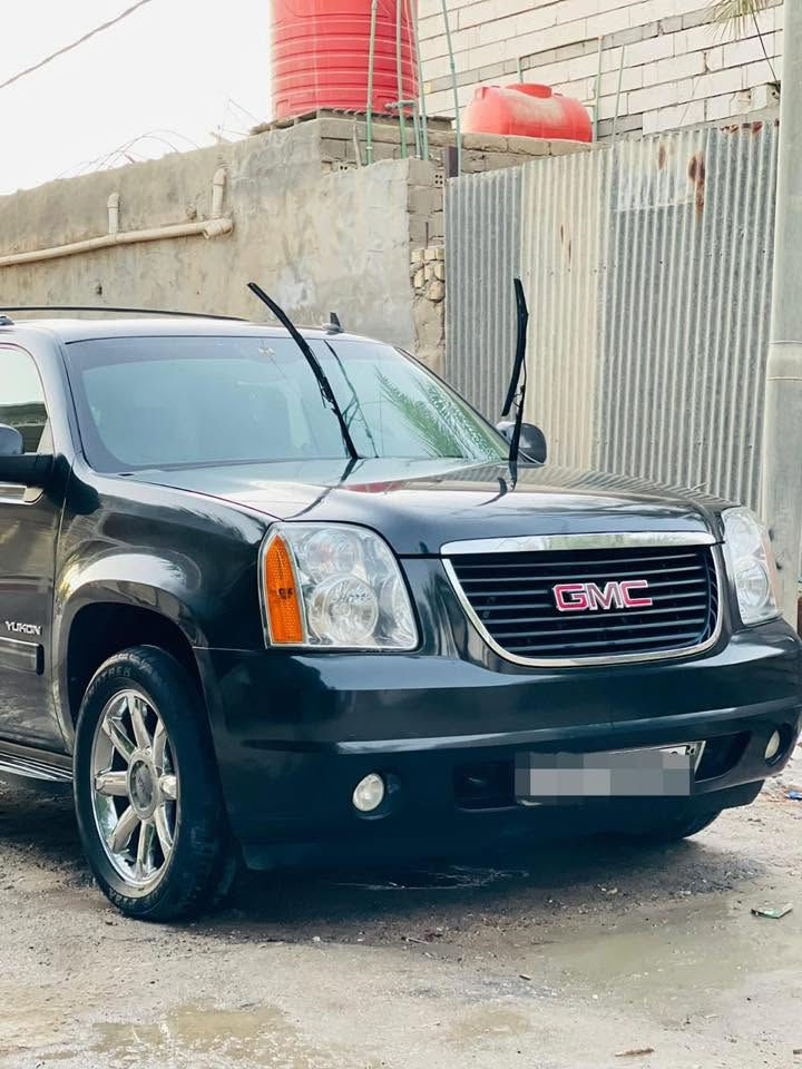 جمسي يوكن 2010 وارد كندي فول موصفات Slt السياره ضربتها باب السائق فقط بدون لا ايرباك ولا شاصي السياره نضيفه وحلوه كير ومكينه وتبريد مكفولات السياره داخلها رصاصي ونضيف بيها مكانين معجون اثر ضربه خفيف بالجاملغ عكس السائق مأشر عليه بالصوره المكان بالبصره قضاء المدينه السعر90 وبيها مجال السياره مسجله شاغر روح دكها حاسبه وين ما جان وجاهزه رقم  أربيل الجديد ***********
