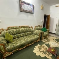 تخم • كنبة