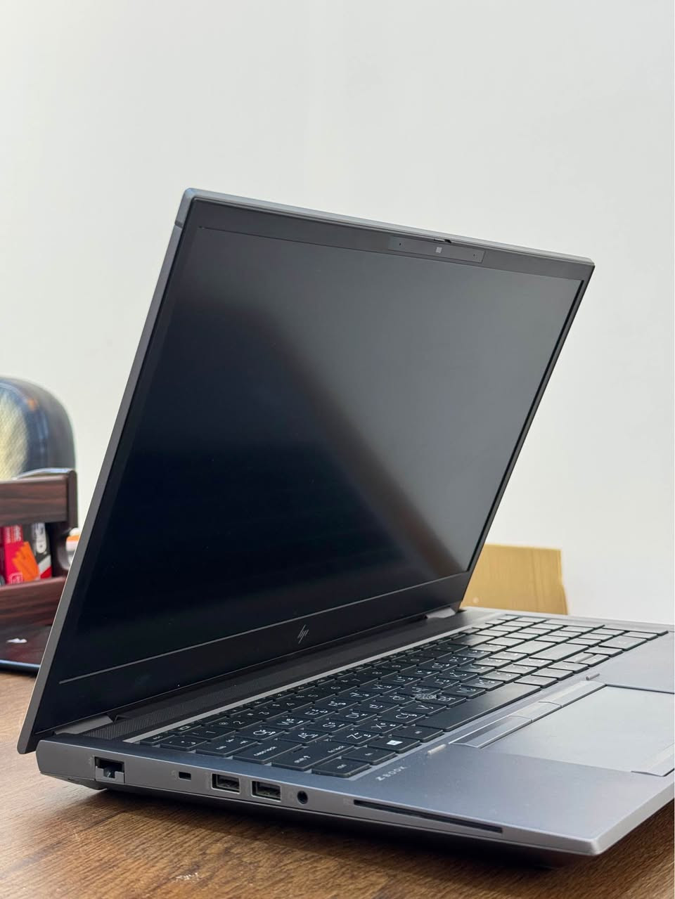 HP ZBOOK Fury 15 G7 
المعالج زايون جيل عاشر 

Intel(R) Xeon(R) W-10885M CPU @ 2.40GHz
الرام 
32GB 2133 DDR 5 
الهارد 1 تيرا 

PM951 NVMe SAMSUNG 1024GB

كارت شاشة خارجي 8 جيجابايت 

NVIDIA Quadro RTX 4000 with Max-Q Design 8GB

كارت شاشة داخلي 16 جيجابايت 

Intel(R) UHD Graphics P630 16 GB 

شاشة 15,6  فول HD 

Full HD IPS 1920*1080 60HZ 250 nits بغداد, العراق


**إذا كنت صاحب هذا الإعلان وتريد حذفه لأي سبب، رجاءا أرسل رسالة إلى الدعم الفني**