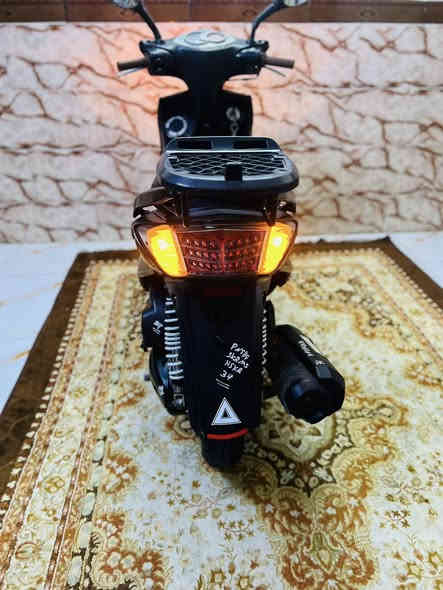 السلام عليكم سكنس فحل حديث نوزل خطين طلاعات .   مال رمبه جديده لوك مكفوله كفاله عامه مكينه. برغي ممفتوح بيه شلعه معدل فول جيب عشرين فيتر وياك اذ مفتوح بيه برغي تاخذه بلاش قبل شهرين نزله من الرمبه. كهربائيات كله شغاله اوراقه بسمي دراجه تتعب تكول جديده مال جناي مستعجل عل بيعه السعر 700    وبيه. مجال قليل. الهاتف *********** العنوان بغداد. الكراخ
