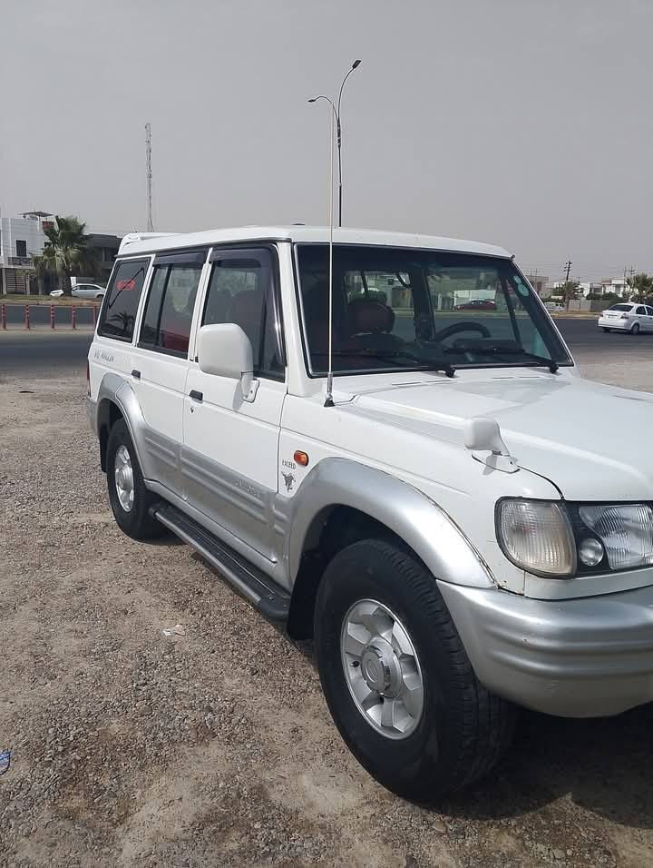 السلام عليكم   للبيع او المراوس حسب القناعه
هونداي كالوبر 2003 سته سلندر سبع راكب دبل كير داخل احمر كير ومحرك وصدر جدد تخم تاير جديد كهرابائيات جاهزه تبريد 3 قطع تدفئه وتبريد جاهزات جام كهرباء رقم دولي منضومه زنون للبيع او المراوس.   العنوان الرمادي ال سبعه كيلو للاستفسار هاتف ***********
