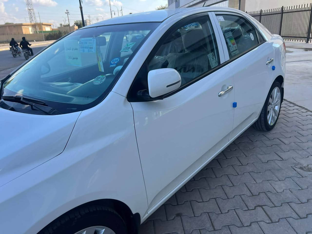 كيا سيراتو خلجي2013
محرك4سلندر
بيع نقد بدون اقصاط 
موبايل***********
موصفات 
ويل كروم حجم17
مرايه شقت+اشاره بل مري
تبريد لمس
شفتات استيرن
تحكمات استيرن+بلوتوث
كير اوتماتيك6نمره كير سپورت 
يدات نيكل
داخل ماروني
بلاجكتور
حساس خلفي
تخم تاير صدرها بطاريه جديد كهرهربائيات تبريد تدفئ بشرط 
محرك بشرط لا صوط ولا بخار
سنويه 2030لوحه هزه براد جديد بسمي
بيها مكانين تكحيل كارت بدون صبع بدون ضرر بدون فتح بدون تبديل
مكان سياره كركوك*********** كركوك, العراق
