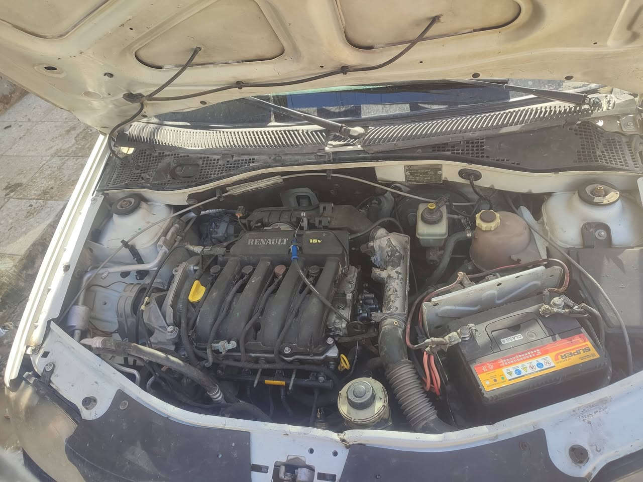 السلام عليكم رينو لوكان موديل 2013 رقمها بغداد الانكليزي بسمي  كير مصالي شهر من بدلته مكينته وكهربائياته جدد
ضررها شيال الراديتر مضروب من جوه او الحوض ضربه ابو تكتك يعني ممأثر هواي زائد جاملغ امامي وبنيد  مثل ممبين بل صور سياره ماعليها اي غرامه بور ستيرن  بي الجبنه كايمه جام كهرباء كلها شغاله  غرفتها نضيفه سعرها 40 وبيها مجال مكانها نجف 
رقم تلفوني بي واتساب ***********
رقم الثاني اتصال *********** رمشلي وخابرك
