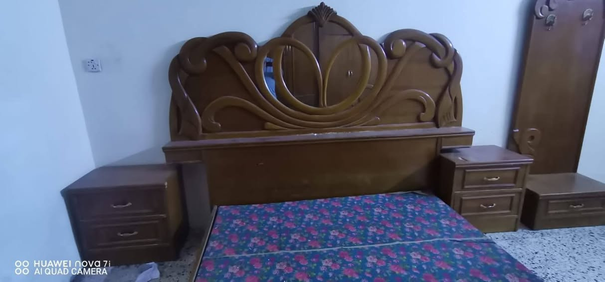 غرفه نوم صاج للبيع قيم وخذ عنوان ابو غريب للستفسار على هاذ الرقم ***********
