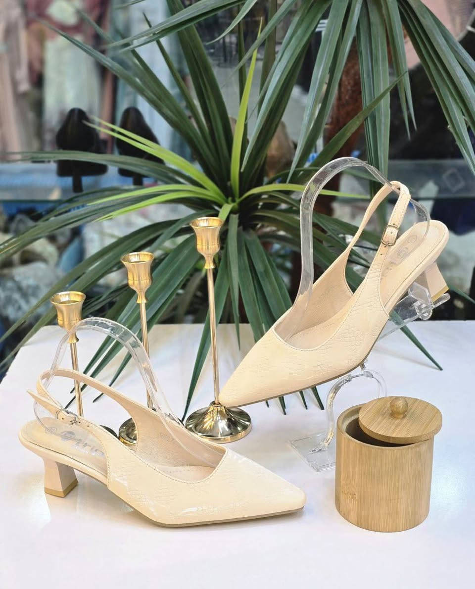 كعب ارتفاع 4 سم
السعر 16
37-38-39-40-41


**إذا كنت صاحب هذا الإعلان وتريد حذفه لأي سبب، رجاءا أرسل رسالة إلى الدعم الفني**