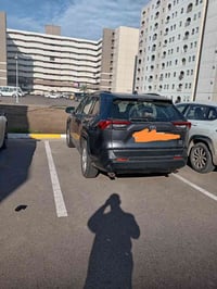 سيارة راف فور موديل 19 xle حادثه بابين رقم بغداد السعر 190  او مراوس ب...