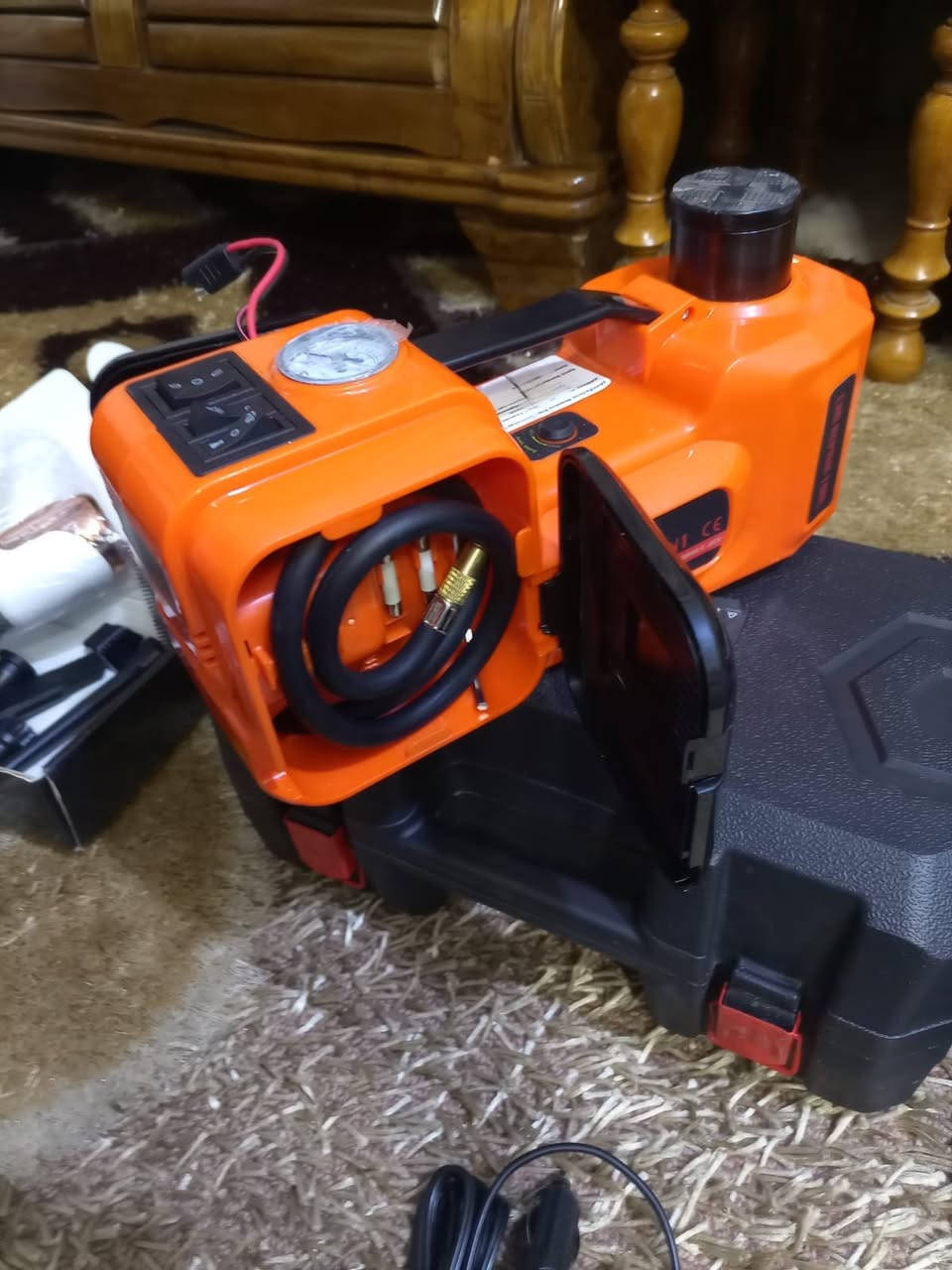 شباب غراض للبيع ثلاجه ومنفاخ وجك كهرباىي بلور ومكناسه  كلهن ب١٠٠ الف مكاني بغداد الامين الثانيه ***********
