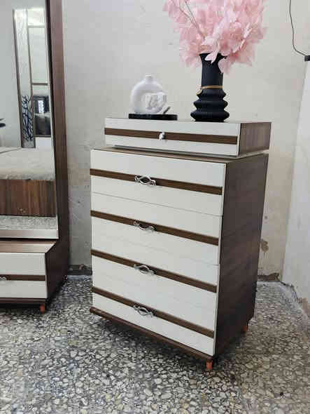 غرفة تركيه للبيع نضيفه جدآ هيدروليك 
قويه تكمه كلش أناره بالغرفة اريد ابيعها
لغرض الأنتقال للأستفار خاص أو وأتساب
سعر مناسب جدآ 
***********
