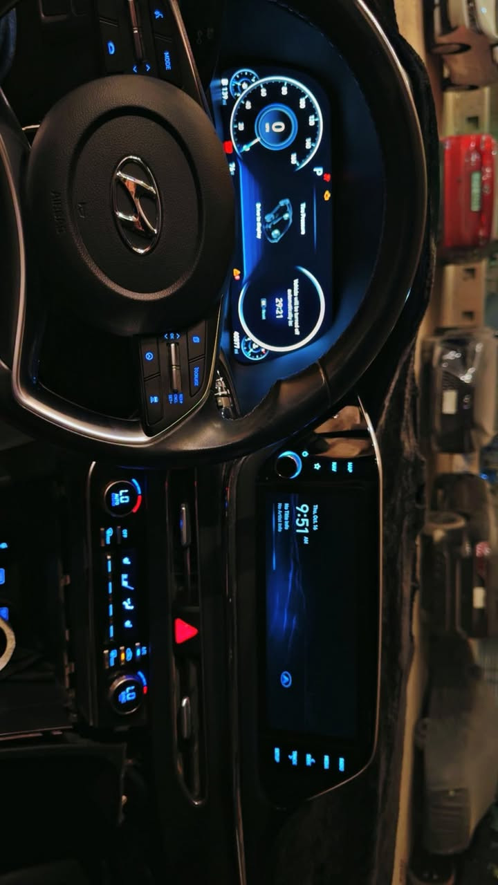 سوناتا موديل 2023
مواصفات فول ماعدا الكشن مخمل 
ضرر جاملغات ثنين خلفيه 
٣ بوب مبدل  وا مصبوغ ماعدا باب سايق سليم 
البجم كبس 
جاملغ الامامي جهت الصدر  طخه بسيطا صارت بي هنا وبدلته 
سياره بأسمي 
السعر ١٣٩ ومجال بسيط 
رقم : ***********
