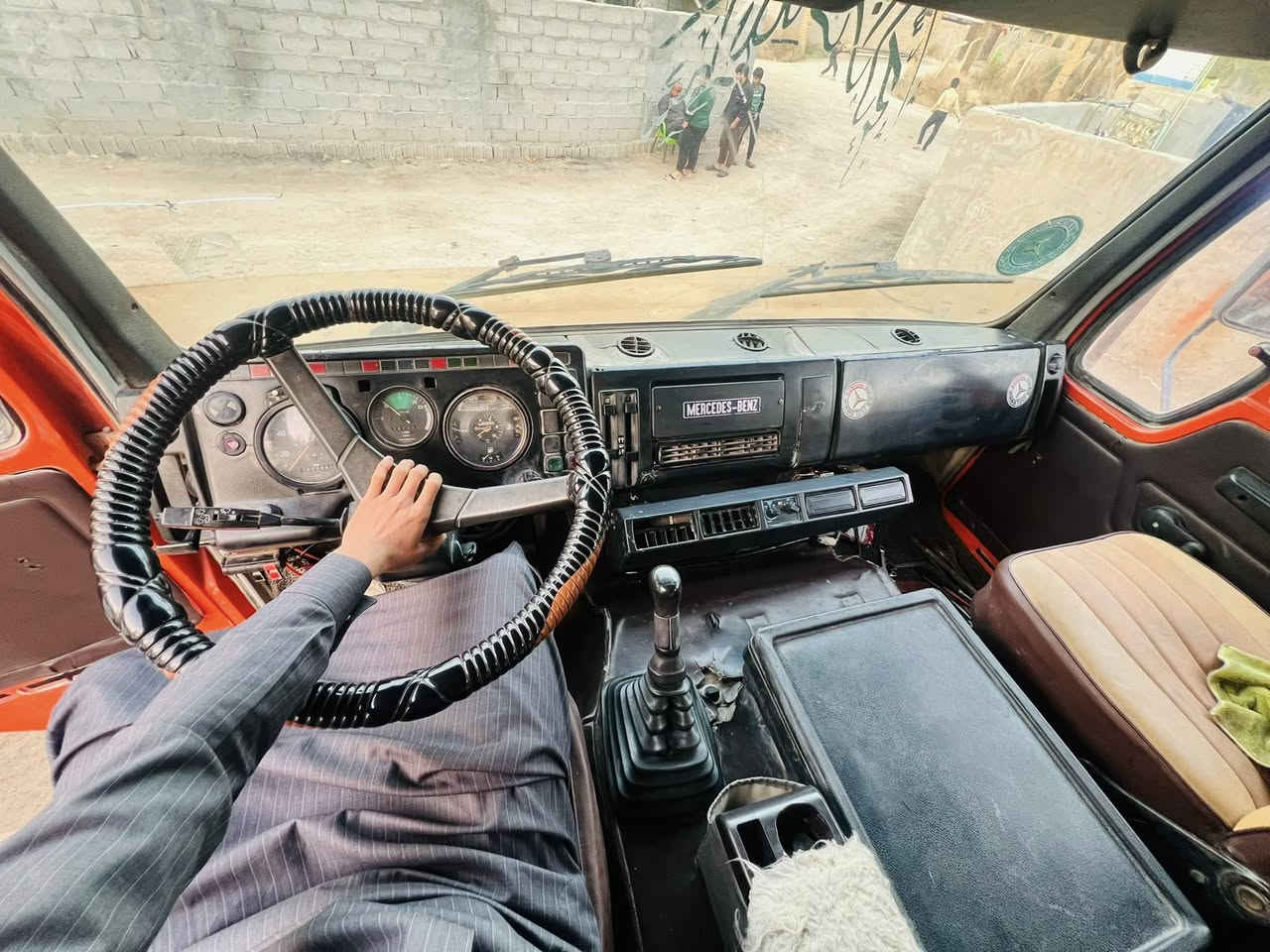 ألبي مديل ٨٥ رقم كربلاء الماني ذيل قلاب بلادي محرك ١٠ صحراوي كير ١٦٠ كير ومحرك خير من الله مجموعة جي اف شاصي مكفول من صبغ وفطر تخم تاير مكان في كربلاء ***********
