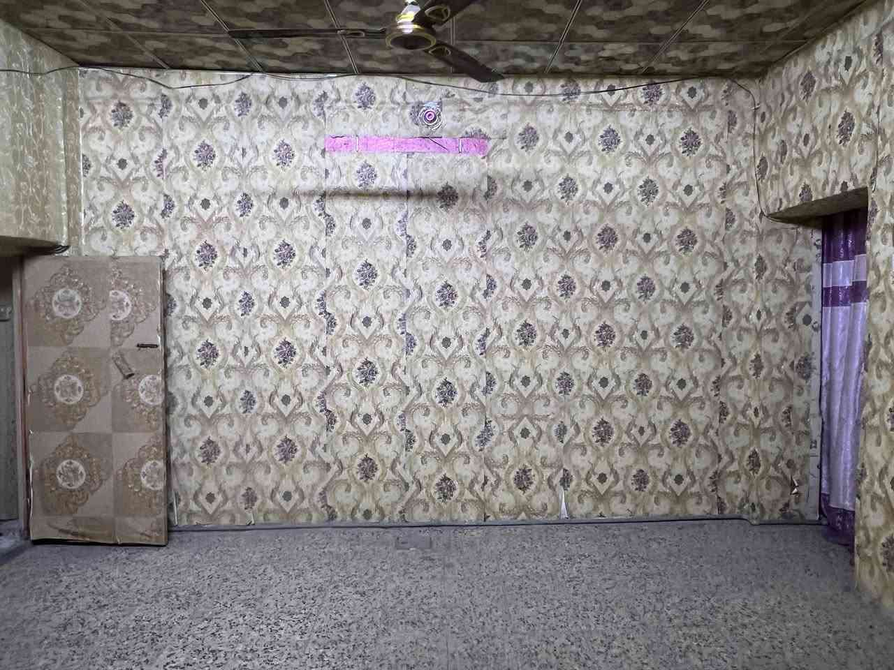 السلام عليكم بيت طابق و نص نظيف ينسكن  للبيع ١٦٨ متر خلف مستشفى الزهراوي الاتصال بصاحب الدار واتساب *********** سعر ٢٠٠
