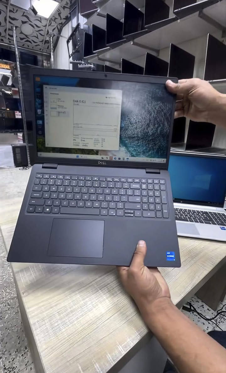 💻 Dell Latitude 3520
🔹 المعالج: Intel Core i5 الجيل 11 فئة G7
🔹 الرام: 8GB DDR4 (قابلة للتطوير حتى 32GB)
🔹 التخزين: 256GB SSD NVMe (قابل للتطوير)
🔹 كارت الشاشة: Intel Graphics داخلي
🔹 الشاشة: 15.6 إنش FHD
🔹 الكيبورد: ليزري ضوئي عربي / إنكليزي
🔹 ويندوز 11 برو مفعل وجاهز
🔹 نسبة النضافة:98_99٪

السعر 350  الف شامل التوصيل لباب بيتك مع ضمان  والملحقات(ماوس+حقيبة+الشاحن الاصلي)


**إذا كنت صاحب هذا الإعلان وتريد حذفه لأي سبب، رجاءا أرسل رسالة إلى الدعم الفني**