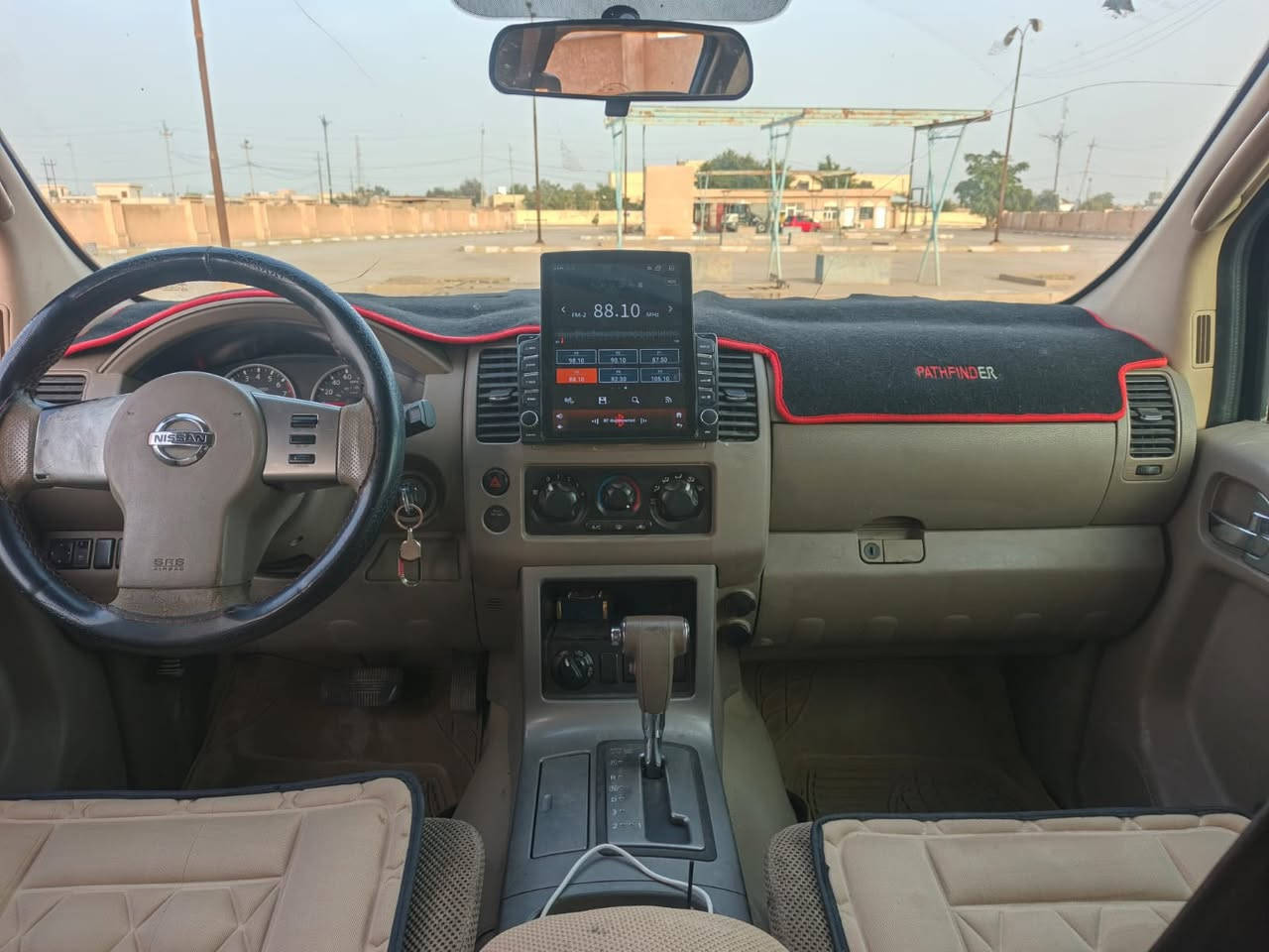 السلام عليكم
نيسان باتفندر 2009
سنويتها لل 2028 صلاح الدين  
مكينه 4000 
7 راكب
كير مكينه واكسل وكهربائيات مكفولات 
لايتات زنون 
شاشه
السياره بيها شويه تكحيلات واضحات بل صور
سعر 90 وبيها مجال 
***********
***********
