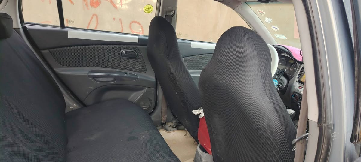 السلام عليكم كيه ريو موديل 9 بيها  معجون السياره يرادلها صبغ محرك صارلي 4 ايام شديتو مال كصه السياره حلوه تواير نضيفه رقم واصط مشروع وطني بسمي شرط التحويل هيئه غرامات صفر السعر 68 بيها مجال قليل اتصل ودلل ***********  ***********
