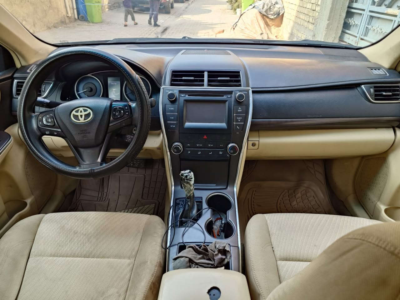 السلام عليكم كامري موديل ٢٠١٦ al حادث بنيد فقط بدون دواخل مبدل اصلي نفس اللون مكينه كير تبريد كله مكفول سياره نضيفه 
السعر ١٤٠ 
رقم الهاتف ***********
