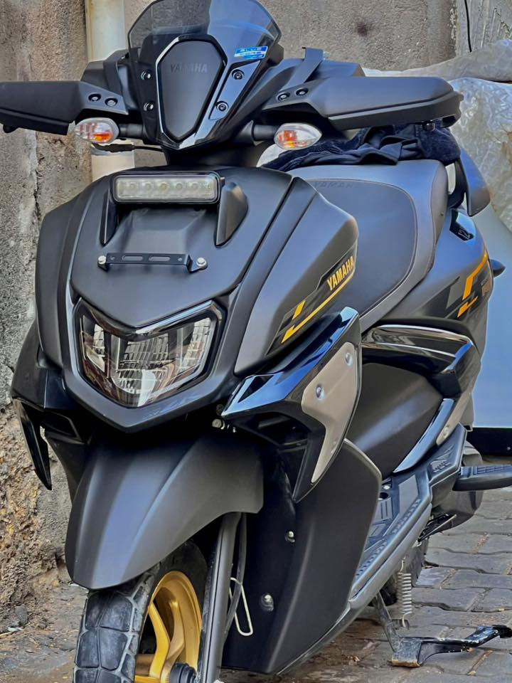 السلام عليكم .zr موديل (2025). ماشيه 800 فقط جديده جداً شخطه مابيهه للبيع السعر الاتصال على الرقم.
***********
