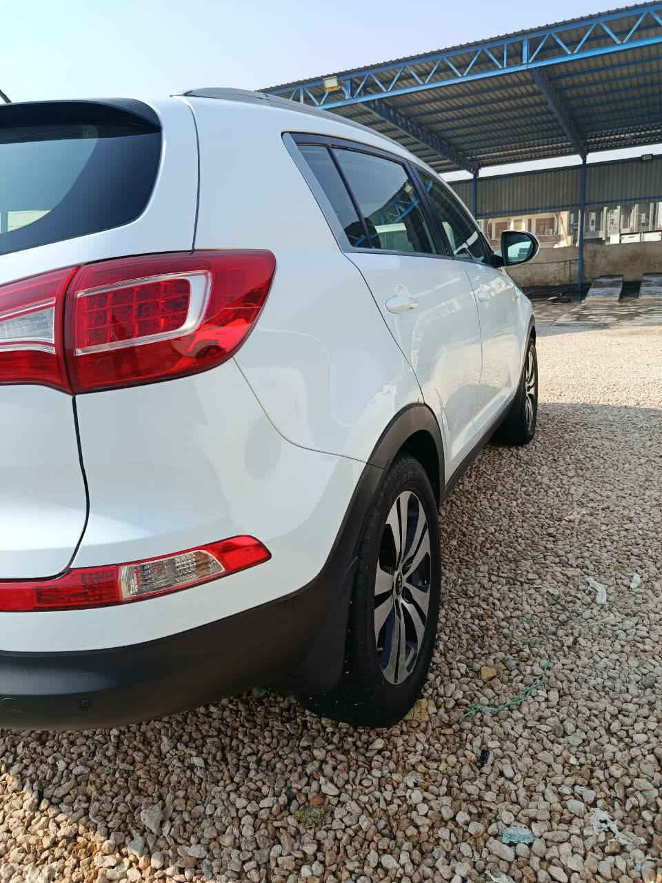 سلام عليكم 
سبورتج موديل 2014 خليجي رقم كربلاء انكليزي بسمي كفاله عامه من ضربه وتبديل وصبغ شرط كفاله وسونار موجود بالمنشور مكينه الفين دوش شرط كير خير من الله تبريد تدفئه حداديه جديده تخم تاير جديد مابيها اي نقص السعر 150$ واتساب ‏‪0781 195 1945‬‏
