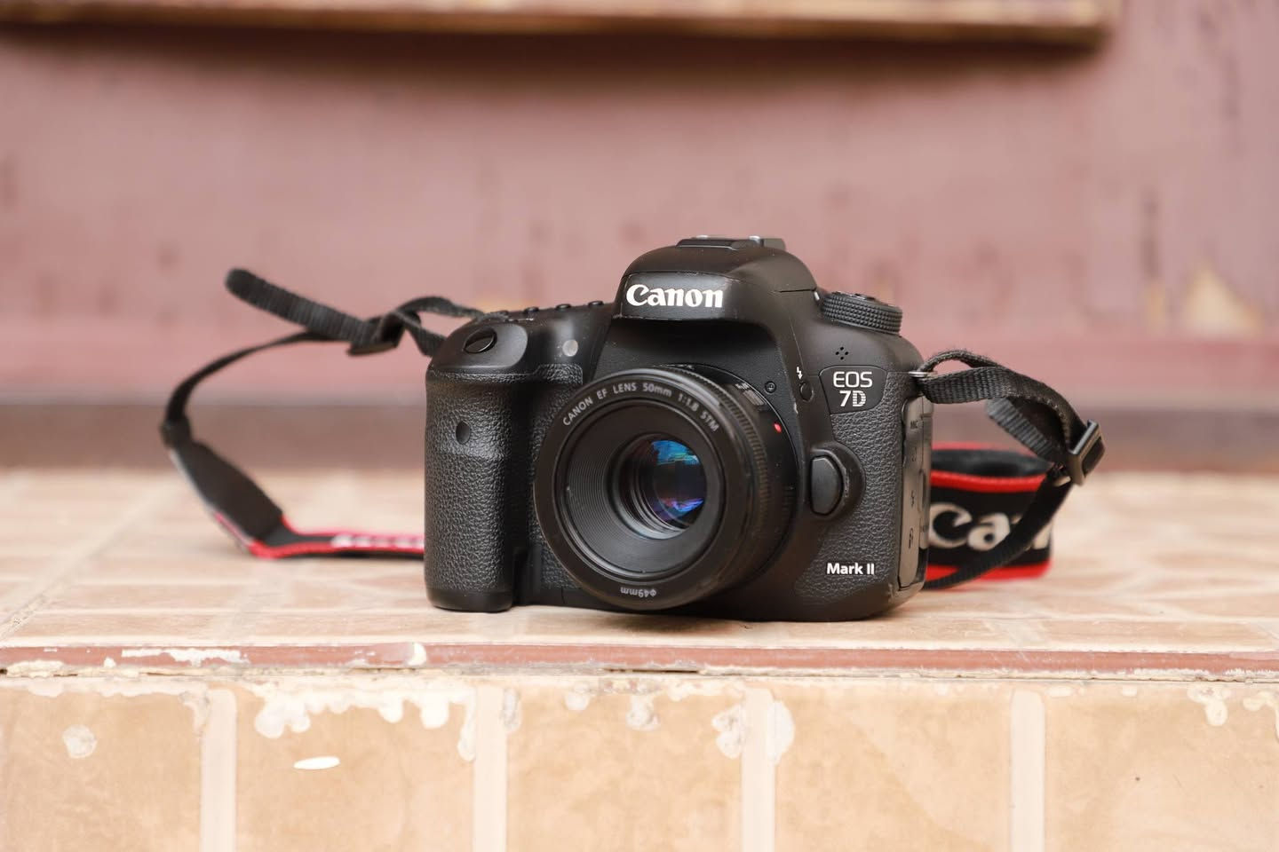 canon 7DII
50mm 1.8 stm 
بۆ فرۆشتن 
خاوێنی ٪٩٠ 
شەتەر ٤٨کەی 
نرخ ٦٢٥ هەزار .
شەتەری خێرایە 10fps 
فۆکەسی خێرایە ، گونجاوە بۆ بابەتی وەرزشی.
دیقەو کوالێتی لە ئاستێکی بەرزە .
پاتری و شاحینەی ئەسڵی لەگەڵە .


**إذا كنت صاحب هذا الإعلان وتريد حذفه لأي سبب، رجاءا أرسل رسالة إلى الدعم الفني**