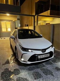 كورلا الشكل الخليجي  موديل 22 ماشية 44 الف  فول مواصفات المحرك 1.2 تور...