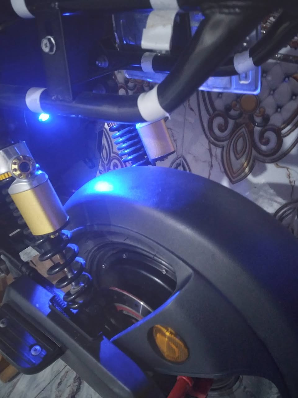 دراجه شحن ار 9 للبيع دراجه حلوه ونضيفه
تحتوي عله اسويجين وبصمه وكارت وبطاريات 22 امبير الوحده السعر 450 وبيه مجال الاستفسار عله هاذ الرقم ***********
