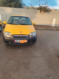 للبيع سيارة تكسي افيو 2006 شرط التحويل رقم جديد رقم مميز  السعر 48 بيه...