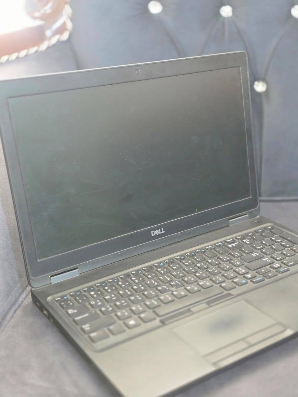 كلللش نظيفة وما مستخدمة 
الجيل:7

المعالج : cori 5

RAM : 8G

SSD:256

شاشة : 15.6

كارت شاشه داخلي 4كيكا

الحاسبة  مع موس مع حقيبه مع شاحنه

السعر 325 الف او مراوس ايباد جديد

(((((للعلم الحاسبة جديده مو بالة)))))
***********
