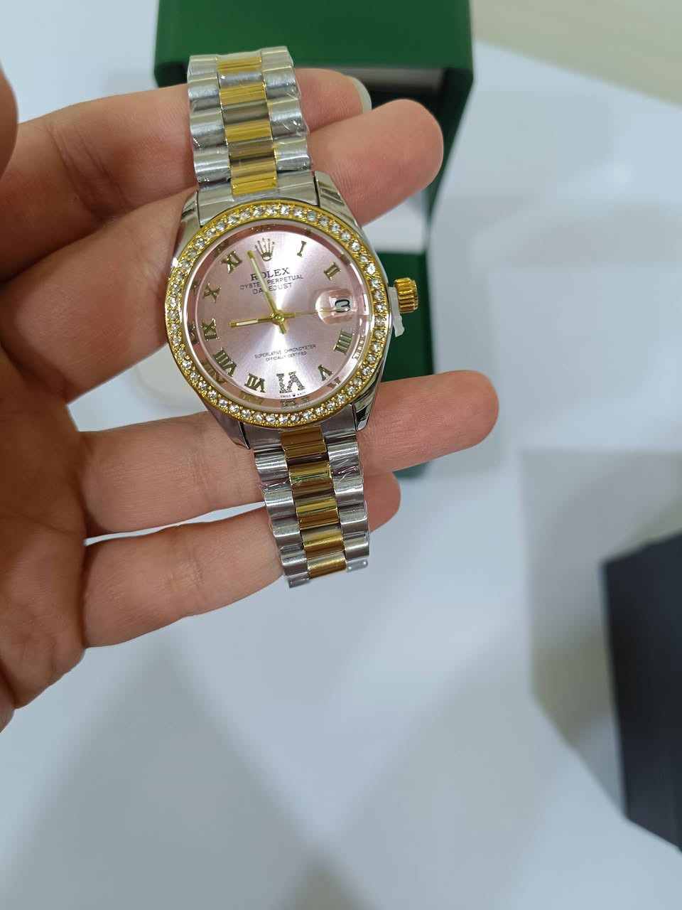 ساعه رولكس نسائي مختوم 18 ك عداد شهري ضد الماء كوالتي عالي جدا


**إذا كنت صاحب هذا الإعلان وتريد حذفه لأي سبب، رجاءا أرسل رسالة إلى الدعم الفني**