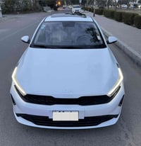 للبيع:K3 خليجي  موديل:2023 ماشية: 59 اللون:ابيض رقم بغداد   مواصفات 1-...