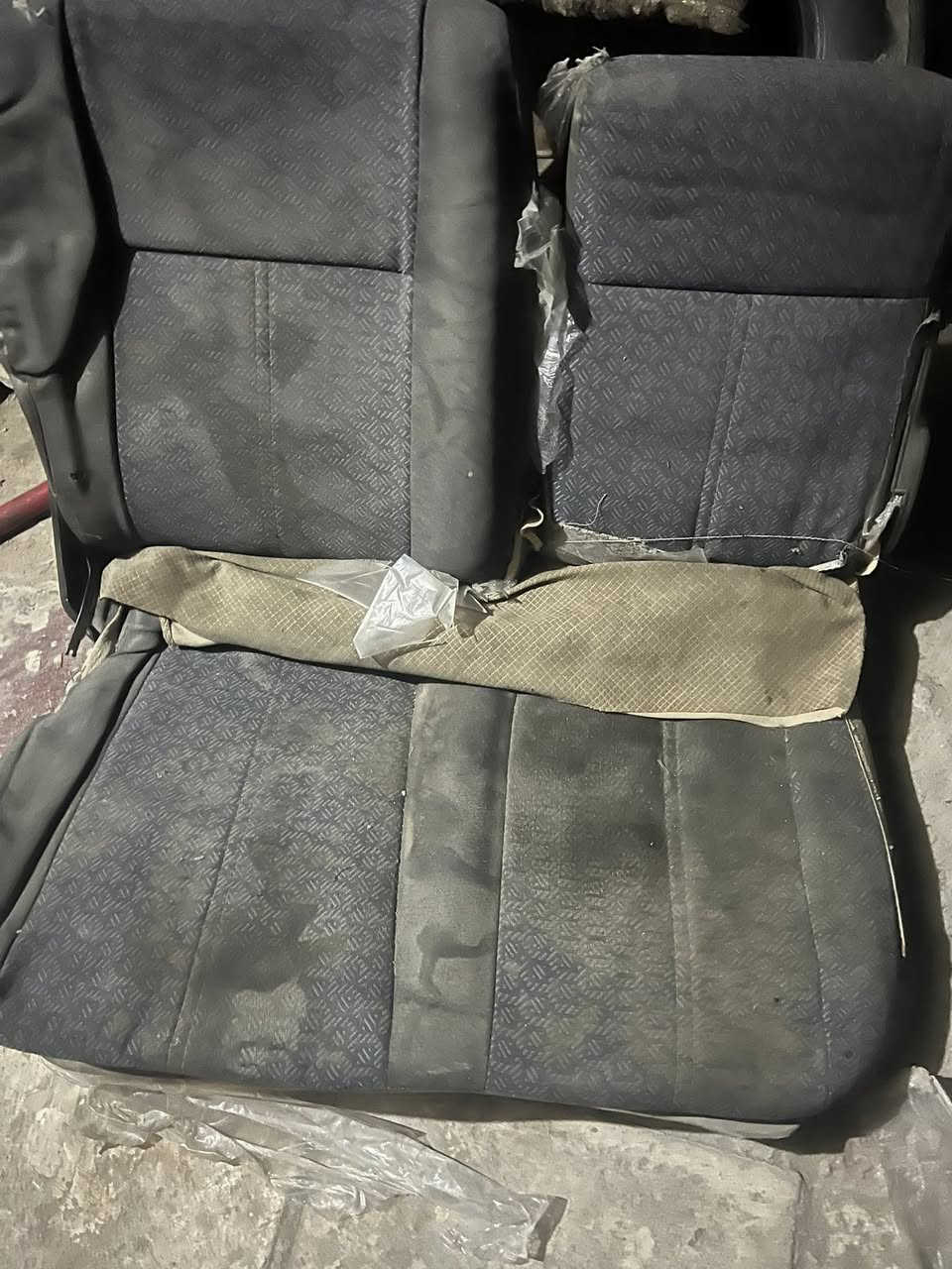 كشن قنبوره لبيع ازرك جديد مكاني نجف سعر ب100هاي تلبيسه اني شلته لامزك ولا مكسور***********
