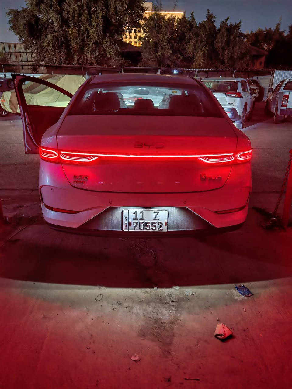 السلام عليكم
BYD qinplus 2025
لون ابيض من داخل زيتوني 
حساسات خلفيه
كامره رجوع خلفيه
الشاشه مغير لغه الى العربيه بالاضافه الى تطبيقات Waze, chrome, Gbord, youtube
وبعد تطبيقات من ضمنه تطبيق مشفر للمباريات
السياره 
السياره ماشيه اغلبه على البطاريه 
ماشيه 4000 الف كيلو
2000 على المحرك
2000 على البطاريه
مرقمه بغداد
شاحنه اصليه 
مع اطار سبير مع كافه ملحقاتها 
السعر 18 مليون و 700 الف دينار وبي مجال
للتواصل واتساب 
***********
اتصال عادي 
***********
